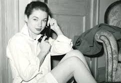 Usta oyuncu Aneta Corsaut, 6 Kasım 1995 tarihinde Los Angeles, Kaliforniya’da yaşamını yitirmiştir. Ölüm nedeni kanserdir. Ardında, televizyon ve sinema tarihine damga vuran güçlü bir miras bırakmıştır.