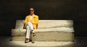 Muhteşem Güzellik, görsel estetiği, derin tematik yapısı ve başarılı oyunculukları ile dikkat çeker. Sorrentino’nun imzasını taşıyan bu film, görsel ve anlatısal açıdan bir sanat eseri olarak değerlendirilebilir. Jep Gambardella’nın karakteri üzerinden, insanlık ve boşluk arasındaki ilişkiyi, zamanın geçişini ve yaşamın anlamını irdeleyen film, aynı zamanda Roma’nın tarihi ve toplumsal yapısı hakkında derin bir eleştiri sunar.