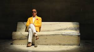 Muhteşem Güzellik, görsel estetiği, derin tematik yapısı ve başarılı oyunculukları ile dikkat çeker. Sorrentino’nun imzasını taşıyan bu film, görsel ve anlatısal açıdan bir sanat eseri olarak değerlendirilebilir. Jep Gambardella’nın karakteri üzerinden, insanlık ve boşluk arasındaki ilişkiyi, zamanın geçişini ve yaşamın anlamını irdeleyen film, aynı zamanda Roma’nın tarihi ve toplumsal yapısı hakkında derin bir eleştiri sunar.