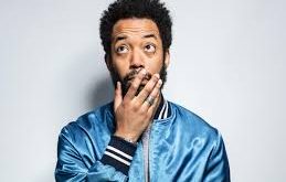 Wyatt Cenac, The Daily Show’daki başarısıyla komedi dünyasında önemli bir yer edinmiştir. Problem Areas adlı programı ise onun yaratıcı yönünü ve toplumsal eleştirilerini hayata geçirme biçimini göstermektedir. Cenac, stand-up kariyerinin yanı sıra yazarlık ve yapımcılık alanlarında da başarılı olmuştur.