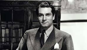 Laurence Olivier, 11 Temmuz 1989 tarihinde hayatını kaybetmiş olsa da, sahne ve perdede bıraktığı iz günümüzde hâlâ canlıdır. Onun çalışmaları, oyunculuk eğitimi alan öğrenciler için temel referans kaynakları arasında yer almaktadır.