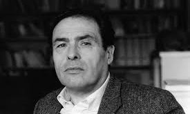 Pierre Bourdieu’nün habitus kavramı, bireysel seçimlerin arkasındaki toplumsal izleri görünür kılar. Bu nedenle habitus, modern toplumda eşitsizlikleri, kültürel çatışmaları ve sınıfsal farkları anlamak için vazgeçilmez bir anahtardır.