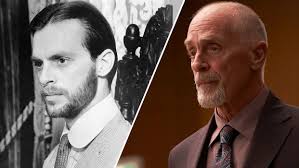 Keith Carradine, sadece oyuncu değil; aynı zamanda şarkıcı ve müzisyendir. Birçok filminde kendi sesini kullanmış, albümler yayımlamış ve sahne performansları sergilemiştir. Folk ve country ağırlıklı müzik tarzı, onun sinema kariyeriyle doğal bir uyum içindedir.