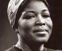 Betty Shabazz, Amerikalı bir insan hakları aktivisti, öğretmen ve siyah topluluk lideridir. Aynı zamanda, ünlü siyah lider Malcolm X’in eşi ve beş çocuğunun annesidir. Betty Shabazz, hayatını, Amerikalı Siyahların toplumsal eşitlik mücadelesine adayan güçlü bir kadın figürüdür.