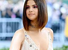 Selena Gomez’in müziği, pop ve dans türlerini harmanlayarak geniş bir dinleyici kitlesine hitap etti. 2015 yılında çıkardığı "Revival" albümüyle büyük bir başarıya ulaşan Gomez, albümdeki "Good for You" ve "Same Old Love" gibi şarkılarıyla müzik listelerinde üst sıralarda yer aldı. "Lose You to Love Me" (2019) gibi duygusal parçalarla da önemli bir dönüşüm yaşadı ve dünya çapında geniş bir hayran kitlesi kazandı.