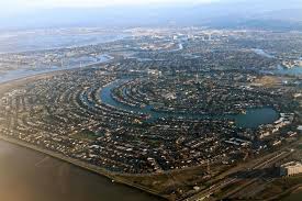Silikon Vadisi, Amerika Birleşik Devletleri’nin Kaliforniya eyaletinin kuzey kısmında, San Francisco Körfezi'nin güneyinde yer alan bir bölgedir. Bu bölge, esasen San Jose, Palo Alto, Mountain View, Cupertino gibi şehirleri kapsamaktadır.