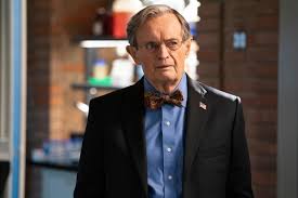 David McCallum, nadir rastlanan bir başarıya imza atarak hem 1960’ların hem de 2000’lerin en popüler dizilerinde kalıcı izler bırakmıştır. Bu yönüyle televizyon tarihinin kuşaklar arası yıldızlarından biri olarak kabul edilir.
