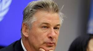 Alec Baldwin, kariyeri boyunca Emmy, Altın Küre ve Screen Actors Guild (SAG) ödülleri başta olmak üzere birçok prestijli ödülün sahibi olmuştur. Hem sinema hem de televizyon alanında ödül kazanabilen ender oyunculardan biri olarak kabul edilir.