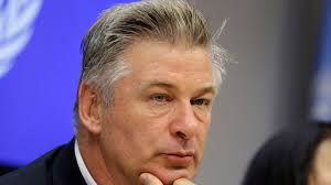 Alec Baldwin, kariyeri boyunca Emmy, Altın Küre ve Screen Actors Guild (SAG) ödülleri başta olmak üzere birçok prestijli ödülün sahibi olmuştur. Hem sinema hem de televizyon alanında ödül kazanabilen ender oyunculardan biri olarak kabul edilir.
