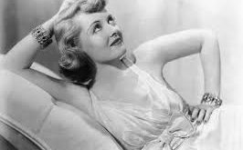 Bette Davis, Amerikan Film Enstitüsü (AFI) tarafından tüm zamanların en iyi kadın oyuncuları arasında gösterilmiştir. Sinema dünyasına kattığı güçlü kadın karakterler ve unutulmaz performanslarla kalıcı bir miras bırakmıştır.