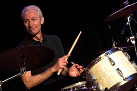 Watts’ın ölümünden sonra, müzik dünyası onun müzikal mirasını anmaya devam etti. Onun sahne duruşu, davul tekniği ve Rolling Stones’a kattığı ritmik güç, bugün hala rock müzik severler tarafından takdir edilmektedir.