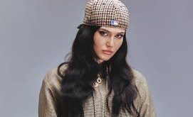 Sienna Spiro, müziğe olan ilgisini genç yaşlarda keşfetmiştir. Çocukluk yıllarından itibaren şarkı söylemeye ve şarkı yazmaya başlayan Spiro, müzikle iç içe büyümüştür. 2020 yılında kendi müzik kariyerine adım atan Spiro, ilk şarkısı "Echoes" ile dikkatleri üzerine çekmiştir.