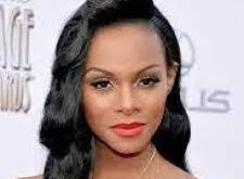 Ebonie Smith, özellikle aile dizileri ve gençlik temalı yapımlarda sergilediği doğal oyunculukla tanınır. Çocuk yaşta kamera karşısına geçmesine rağmen, karakterlerine kattığı samimiyet sayesinde izleyicilerle güçlü bir bağ kurmuştur.