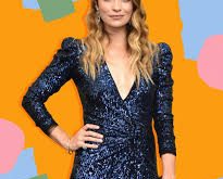 Annie Murphy, özellikle genç kuşaklar arasında Alexis Rose karakteri ile popüler kültür ikonu hâline gelmiştir. Schitt’s Creek’in küresel başarısı, onun kariyerine uluslararası boyut kazandırmıştır ve Murphy, günümüzde hem televizyon hem de dijital platformlarda aranılan oyunculardan biri olarak tanınmaktadır.