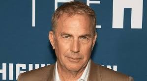 Kevin Costner, Oscar, Altın Küre ve Emmy dahil olmak üzere birçok prestijli ödül kazanmıştır. Hem kamera önünde hem de kamera arkasında başarılı olması, onu Hollywood’un çok yönlü sanatçıları arasına sokmuştur.