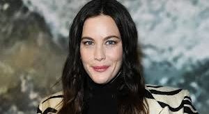 Liv Tyler, sinemanın yanı sıra televizyon dizilerinde de yer almıştır. Özellikle The Leftovers dizisindeki performansı, eleştirmenlerden olumlu yorumlar almıştır. Son yıllarda daha seçici projelerde yer alarak kariyerini sürdürmektedir.