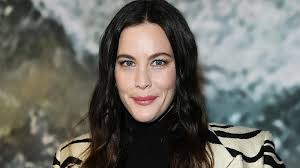Liv Tyler, sinemanın yanı sıra televizyon dizilerinde de yer almıştır. Özellikle The Leftovers dizisindeki performansı, eleştirmenlerden olumlu yorumlar almıştır. Son yıllarda daha seçici projelerde yer alarak kariyerini sürdürmektedir.