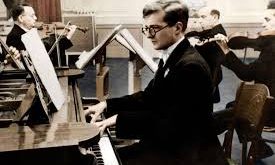 Müzikal anlamda modernizm ve romantizm arasında bir köprü kurmuş olan besteci, çok çeşitli müzik türlerinde eserler vermiştir. Senfonik müziklerin yanı sıra, oda müziği, opera, bale ve piyano eserlerinde de büyük başarılar elde etmiştir.