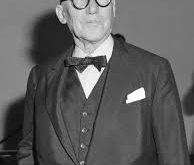Le Corbusier, insan bedenini merkeze alan bir ölçü sistemi olan Modulor’u geliştirmiştir. Altın oran ve insan anatomisine dayanan bu sistem, mimarlıkta evrensel bir ölçü dili yaratmayı hedefler.