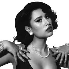 Raye’in müzik kariyeri, 2014 yılında yayınladığı ilk tekli "Bet U Wish" ile başlamıştır. Şarkı, müzik dünyasında dikkat çekmeye başlamasına yardımcı olmuş ve ona geniş bir takipçi kitlesi kazandırmıştır.