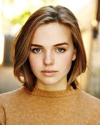 Odessa Young, Avustralya'nın Sidney şehrinde doğmuş ve burada büyümüştür. Oyunculuk kariyerine genç yaşta başlayan Young, Avustralya'da çeşitli televizyon projelerinde yer aldıktan sonra uluslararası alanda da kendini kanıtlamıştır.