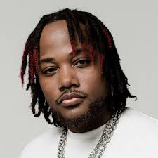 Leon Thomas III, müziğe olan ilgisini küçük yaşlardan itibaren keşfetmiş ve yeteneğini geliştirmeye başlamıştır. Genç yaşta sahneye adım atarak, 2003 yılında "The Lion King" Broadway müzikalinde yer almış, bu deneyim ona sahne performanslarını pekiştirme fırsatı sunmuştur. 2005 yılında ise Disney kanalında yer alan "Everybody Hates Chris" adlı dizide küçük bir rol alarak oyunculuk kariyerine başlamıştır.