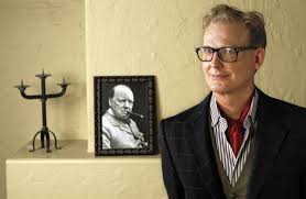 Craig Kilborn, 24 Ağustos 1962’de, Minnesota, Minneapolis’te dünyaya gelmiştir. Lise yıllarından itibaren mizaha olan ilgisi ortaya çıkmış ve üniversite eğitimini Kansas State University'de tamamlamıştır. Mezuniyetinin ardından, Kilborn, televizyon dünyasına adım atmaya karar vermiş ve ilk olarak spikerlik yapmaya başlamıştır.