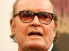 James Garner, televizyon ile sinema arasında başarıyla geçiş yapabilen ender oyunculardan biridir. Western dizilerinden modern dramalara uzanan kariyeri, onun çok yönlü bir aktör olduğunu kanıtlamıştır. Bugün hâlâ performansları, oyunculuk derslerinde örnek olarak gösterilmektedir.