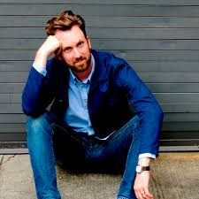 Jordan Klepper, The Daily Show’daki başarılı performansı ve Klepper programındaki yenilikçi yaklaşımıyla büyük bir ün kazandı. Birçok ödül kazanan Klepper, özellikle eleştirel bakış açısı ve mizahi tarzı ile geniş bir izleyici kitlesine hitap etmektedir.