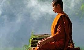 Meditasyon, zihinsel, duygusal ve ruhsal huzuru sağlamak amacıyla yapılan, bireyin iç dünyasına odaklanarak farkındalık geliştirmesini sağlayan bir uygulamadır. Genellikle sessiz bir ortamda, belirli bir teknikle yapılan meditasyon, kişiyi daha sakin, odaklanmış ve huzurlu bir hale getirmeyi amaçlar.