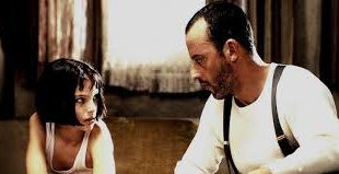 Fransız sineması, yalnızca yönetmenleri ve estetik anlayışıyla değil, aynı zamanda oyunculuk geleneğiyle de dünya sinemasında önemli bir yere sahiptir. 1950’lerin sonunda ortaya çıkan French New Wave (Fransız Yeni Dalga) hareketi, sinema dilini köklü biçimde değiştirirken oyunculuk anlayışını da yeniden tanımlamıştır.