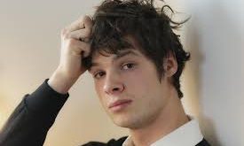 Paul Kircher gençlik yıllarında oyunculuk dünyasına girmek konusunda tereddütler yaşamıştır. Röportajlarında, ebeveynlerinin mesleği nedeniyle oyunculuk sektörünün kendisine “biraz korkutucu” göründüğünü ifade etmiştir.