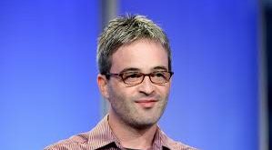 Kurtzman, eğitim hayatı boyunca yazarlığa ve hikâye anlatımına büyük ilgi gösterdi. Lise yıllarında tanıştığı ve ilerleyen yıllarda birlikte çalışacağı bir isim, kariyerinde önemli bir rol oynayacaktı: Roberto Orci.