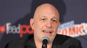 Goldsman, eğitim hayatında da sanat ve edebiyatla bağını sürdürdü. Üniversite eğitimini Wesleyan University’de tamamladı. Daha sonra yüksek lisansını New York University’de yaptı. Bu eğitim süreci, onun senaryo yazarlığı ve film yapımı konusundaki profesyonel kariyerine sağlam bir temel oluşturdu.