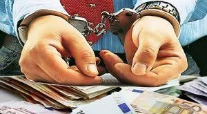 Günümüz ekonomik sistemlerinin büyük çoğunluğu, “borca dayalı para sistemi” olarak adlandırılan bir yapıya dayanmaktadır. Bu sistem, paranın doğrudan bir varlığa değil, borç ilişkisine bağlı olarak yaratıldığı bir modeli ifade eder. Küresel finans sisteminin işleyişini anlamak için borca dayalı para sisteminin mantığını, avantajlarını ve eleştirilerini detaylı şekilde incelemek gerekir.