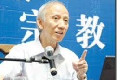 He Guanghu, Çin’in reform ve modernleşme dönemlerinde doğmuş ve büyümüştür. Genç yaşlardan itibaren felsefe, din ve toplumsal düşünceye ilgi göstermiştir. Eğitim hayatında klasik Çin felsefesi, batı felsefesi ve dini etik üzerine yoğunlaşmış, bu sayede farklı düşünce sistemlerini karşılaştırabilme yeteneği kazanmıştır.