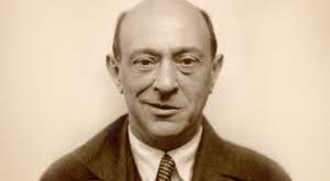 Schönberg’in erken dönem besteleri romantik müzik geleneğinin etkisi altındadır. Özellikle Alman romantizmi ve geç romantik bestecilerin etkisi bu eserlerde hissedilir.