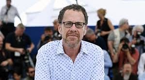 İlk büyük çıkışlarını 1984 yapımı "Blood Simple" adlı filmle yapan Coen Kardeşler, kısa sürede sinema dünyasında kendilerine sağlam bir yer edinmişlerdir. Ethan Coen, abisi Joel ile birlikte oluşturduğu benzersiz tarzı sayesinde, hem eleştirmenlerden hem de izleyicilerden büyük takdir almıştır.