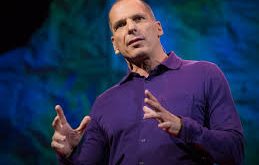 Yanis Varoufakis, 24 Mart 1961 tarihinde Atina’da doğmuştur. Politik olarak hareketli bir dönemde büyüyen Varoufakis’in çocukluğu, Yunanistan’daki askeri cunta yıllarının gölgesinde geçmiştir. Bu dönem, onun ilerleyen yıllarda geliştireceği politik bilinç üzerinde önemli bir etki bırakmıştır.