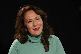 Elizabeta Djorevska, Kuzey Makedonya sinema, televizyon ve tiyatro sahnelerinde tanınan başarılı bir oyuncudur. Sahnedeki doğal duruşu ve ekrandaki etkileyici performanslarıyla Balkan sanat dünyasında kendine özgü bir yer edinmiştir. Djorevska, özellikle dramatik ve karakter odaklı rollerdeki başarısıyla dikkat çekmektedir.