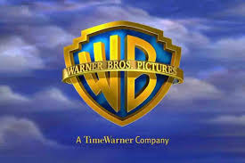 Sinema tarihinin en önemli yapı taşlarından biri olan Warner Bros., yalnızca bir film stüdyosu değil, aynı zamanda küresel eğlence endüstrisinin şekillenmesinde kritik rol oynamış bir markadır. 1923 yılında kurulan bu dev yapı, sinema, televizyon, animasyon ve müzik alanlarında uzun yıllar boyunca etkisini sürdürmüş ve günümüzde de sektördeki güçlü konumunu korumaktadır.