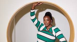 Wunmi Mosaku, çağdaş sinema ve televizyon dünyasında güçlü dramatik performanslarıyla öne çıkan Nijerya kökenli İngiliz bir aktristir. Hem bağımsız yapımlarda hem de büyük bütçeli Hollywood projelerinde yer alarak uluslararası bir kariyer inşa eden Mosaku, özellikle duygusal derinliği yüksek karakterleri canlandırmadaki başarısıyla dikkat çekmektedir.