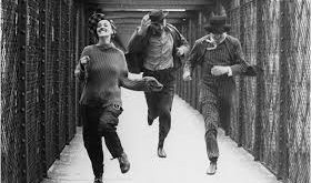 1990’lar aynı zamanda yeni bir oyuncu kuşağının ortaya çıktığı bir dönem olarak kabul edilir. Bu makalede 1990’lar Fransız sinemasının önemli oyuncuları, kariyerleri, filmografileri ve sinema tarihindeki yerleri açısından incelenecektir.