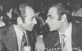 Stratos Dionisiou’nun müzik kariyeri 1950’li yılların sonlarında başlamıştır. İlk dönemlerinde küçük sahnelerde ve gece kulüplerinde sahne alan sanatçı, güçlü sesi sayesinde kısa sürede dikkat çekmeyi başarmıştır.