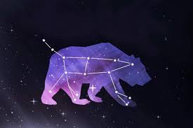 Ursa Major, gökyüzündeki en büyük ve en dikkat çekici takımyıldızlardan biridir. 88 modern takımyıldız arasında yer alan bu yapı, özellikle kuzey yarımkürede yıl boyunca gözlemlenebilir.