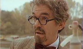 Sırp sinemasının ve televizyon dünyasının önemli karakter oyuncularından biri olan Predrag Laković, güçlü sahne varlığı ve doğal oyunculuk tarzıyla Balkan coğrafyasında tanınan bir isimdir. Özellikle Yugoslav sinemasının altın döneminde yer aldığı projelerle dikkat çeken Laković, farklı karakterleri başarıyla canlandırmasıyla öne çıkmıştır. Bu yazıda, Predrag Laković’in hayatı, kariyeri ve oyunculuk mirası detaylı şekilde ele alınmaktadır.