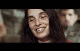 Sanatçı, çocukluk yıllarında yerel festivallere ve okul gösterilerine katılarak sahne deneyimi kazanmıştır. Latin müziğine olan ilgisi, salsa ve merengue gibi geleneksel türlerle birleşerek onun ilerideki kariyerinin temellerini oluşturmuştur.