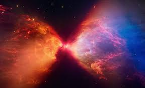 WASP-39b, sahip olduğu sıra dışı atmosferik özellikleriyle modern astronominin en dikkat çekici keşiflerinden biri olarak öne çıkmaktadır. “Sıcak Jüpiter” sınıfına giren bu gaz devi, özellikle atmosferinde tespit edilen moleküller sayesinde ötegezegen biliminde adeta bir dönüm noktası olmuştur.