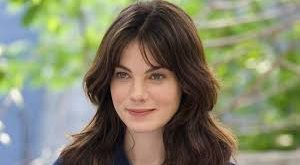 Michelle Monaghan, televizyon dizileriyle başladığı kariyerinde kısa sürede sinema dünyasına adım atmıştır. Geniş kitleler tarafından tanınmasını sağlayan projelerden biri Kiss Kiss Bang Bang olmuştur.