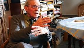 Leplay, Paris’teki prestijli eğitim kurumlarında gazetecilik ve iletişim eğitimi almıştır. Akademik süreç boyunca medya etiği, haber yazımı ve araştırmacı gazetecilik konularında uzmanlaşmıştır. Bu eğitim, onun gazetecilik kariyerinin temelini oluşturmuş ve güvenilir bir haber anlayışı geliştirmesine katkıda bulunmuştur.